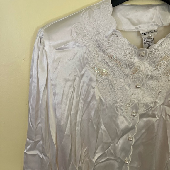 NICOLA White Satin Top with Pearl Accents Size 16 - Picture 3 of 9
